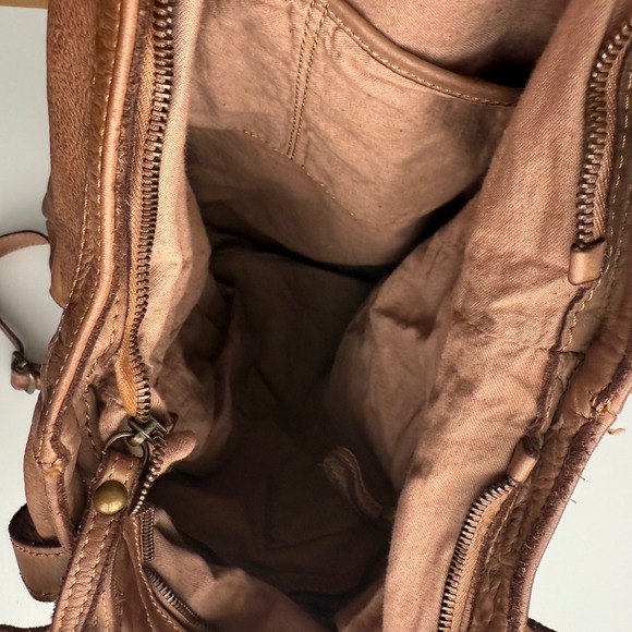 Bayside Italian Leather Large Soft Brown Leather Turnlock Cotton Lined Backpack‎ main image 11